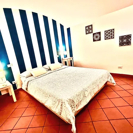 Apartment Teo In Via Umberto I, In The Historic & Baroque Center Of The